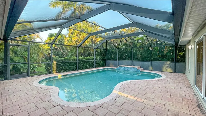 7602  Citrus Hill  LN, Naples, FL 34109