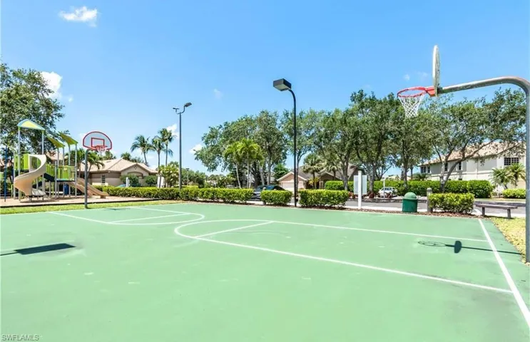 7602  Citrus Hill  LN, Naples, FL 34109