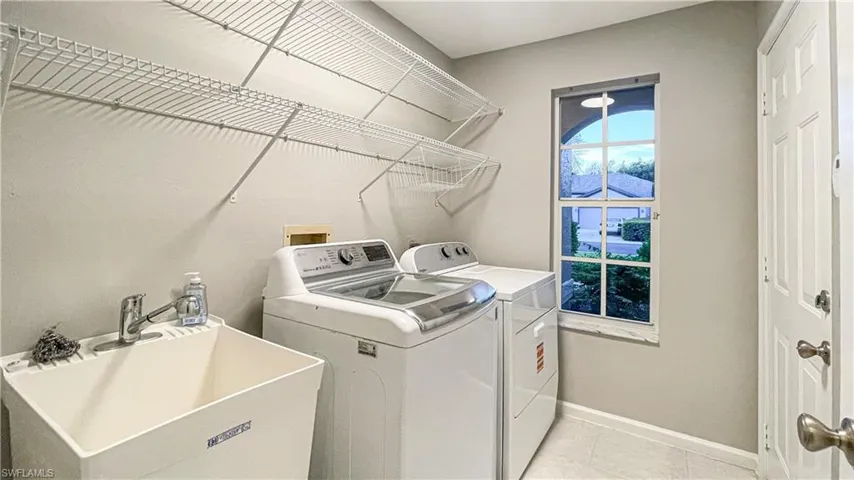 7602  Citrus Hill  LN, Naples, FL 34109
