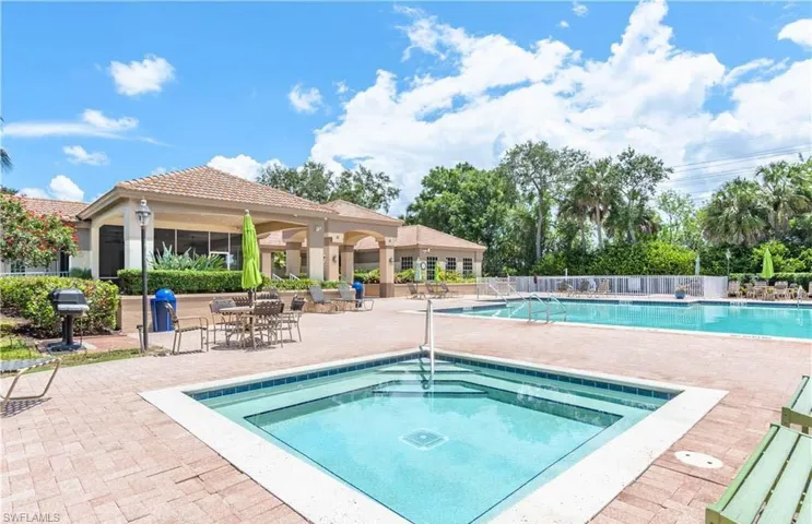 7602  Citrus Hill  LN, Naples, FL 34109