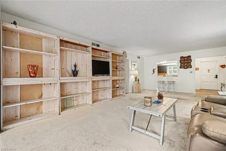 215  Cypress E WAY, Naples, FL 34110