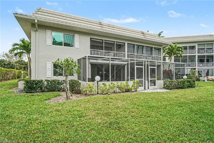 215  Cypress E WAY, Naples, FL 34110