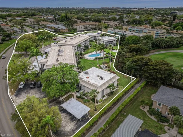 215  Cypress E WAY, Naples, FL 34110