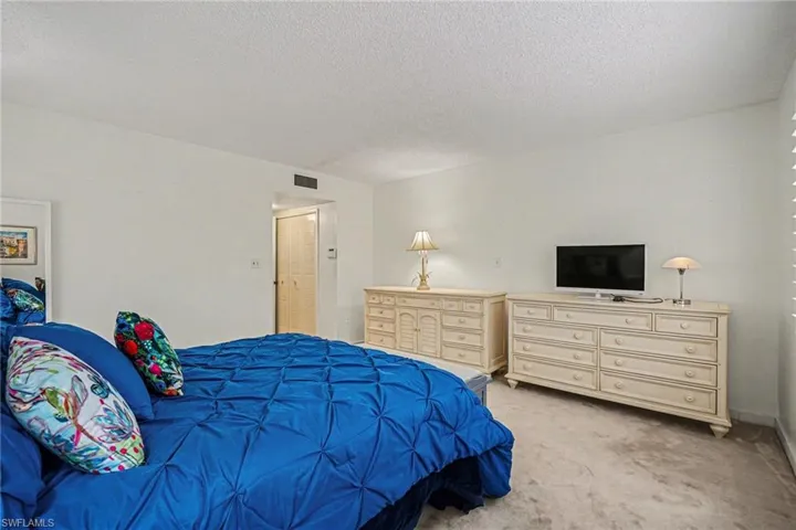 215  Cypress E WAY, Naples, FL 34110