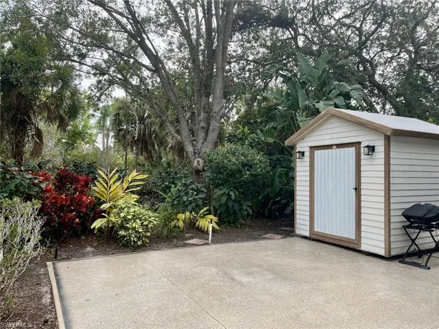 1602 Diamond Lake Cir, Naples, Florida 34114