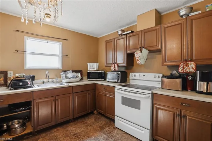 741  Alabama  AVE, Clewiston, FL 33440