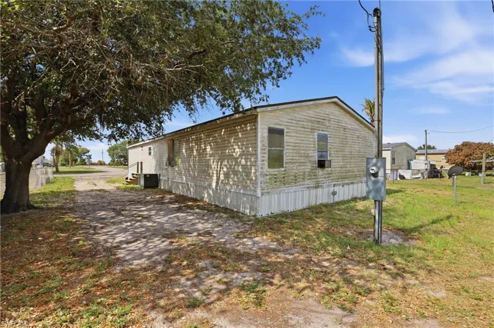 741  Alabama  AVE, Clewiston, FL 33440