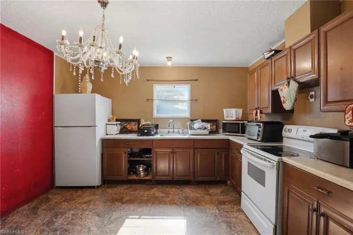 741  Alabama  AVE, Clewiston, FL 33440
