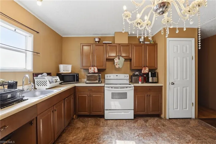 741  Alabama  AVE, Clewiston, FL 33440