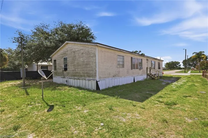 741  Alabama  AVE, Clewiston, FL 33440
