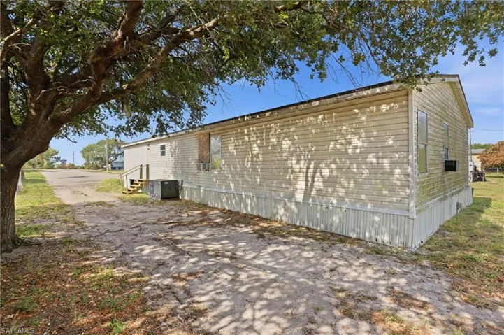 741  Alabama  AVE, Clewiston, FL 33440