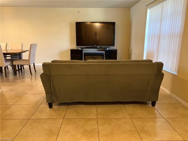 1106 Se 21st Ln, Cape Coral, Florida 33990