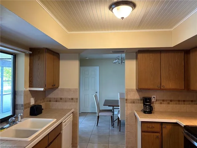 1106 Se 21st Ln, Cape Coral, Florida 33990
