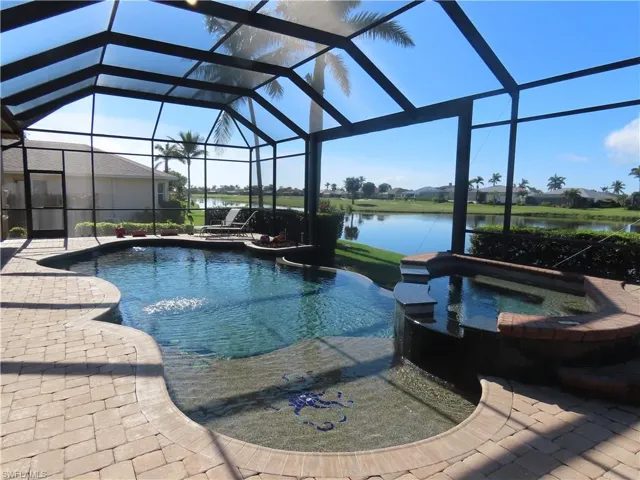 Heated Pool & large, jetted spa with Beach area and infinity Edge