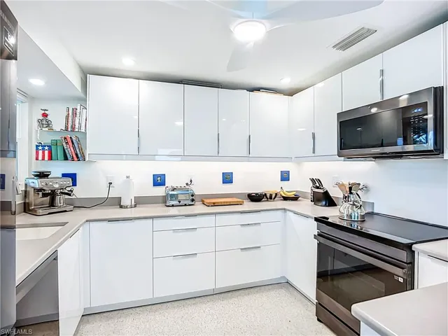 16032 Winburn Dr, Sarasota, Florida 34240
