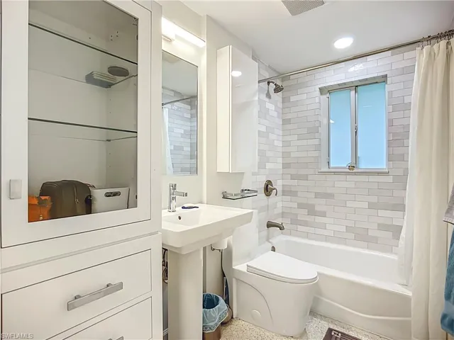 16032 Winburn Dr, Sarasota, Florida 34240