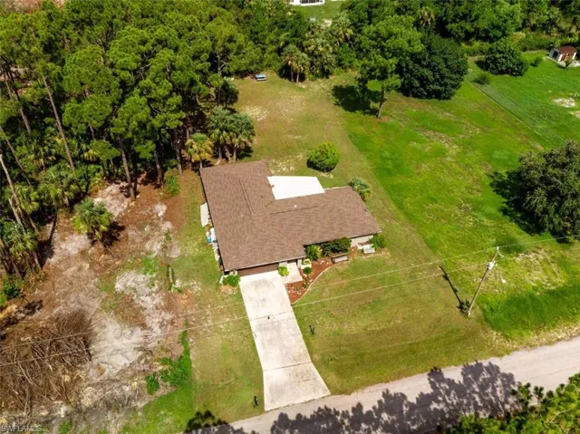 Birds eye view of property