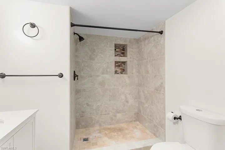 5709  Gage  LN, Naples, FL 34113
