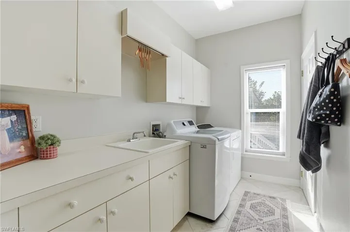Laundry area - Virtually Edited