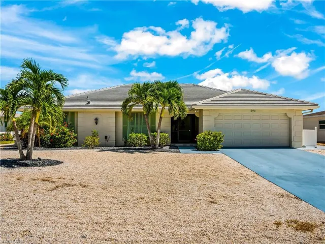 FrontExterior_2903rdSt_BonitaSprings_CurbAppeal_Daylight.jpg