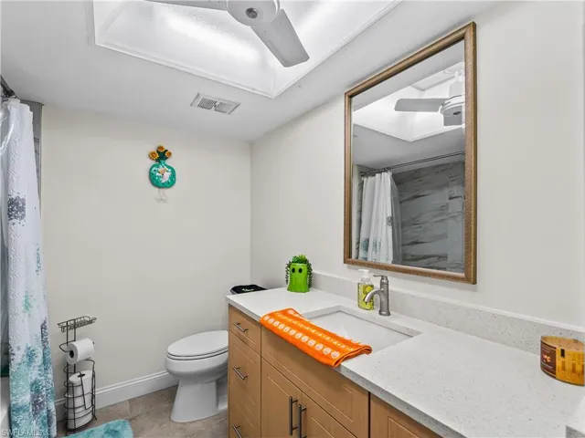Bath_2903rdSt_BonitaSprings_CleanFinish_Detail.jpg
