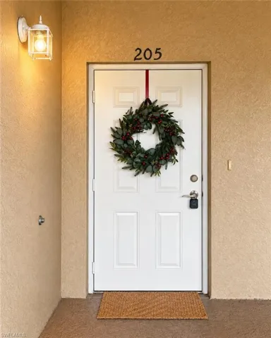 1137 Winding Pines Cir 205, Cape Coral, Florida 33909
