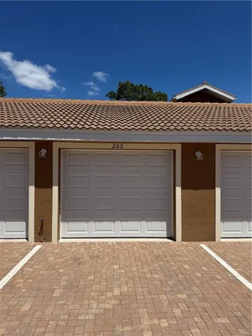 1137 Winding Pines Cir 205, Cape Coral, Florida 33909