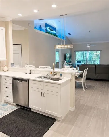 1137 Winding Pines Cir 205, Cape Coral, Florida 33909