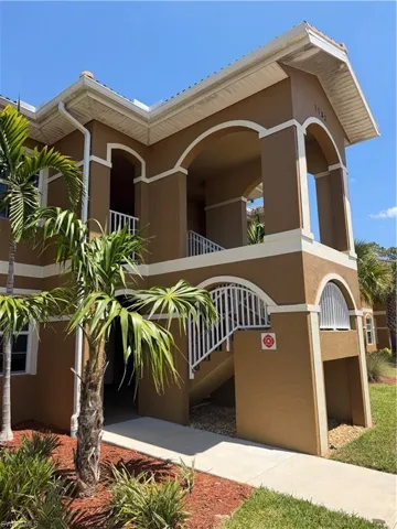 1137 Winding Pines Cir 205, Cape Coral, Florida 33909