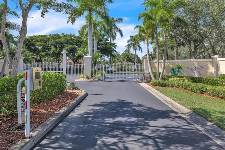 6050  Jonathans Bay  CIR, Fort Myers, FL 33908
