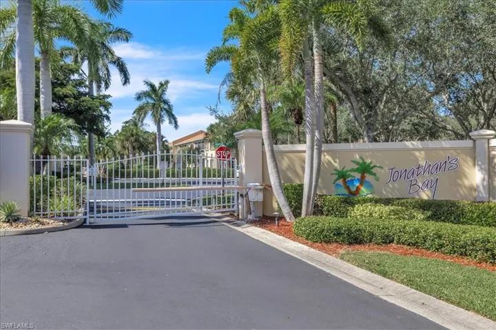 6050  Jonathans Bay  CIR, Fort Myers, FL 33908