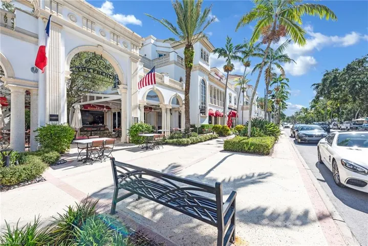 Just Minutes to 5th Ave S - Downtown Naples