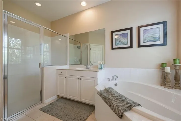 2600  Maraval  CT, Cape Coral, FL 33991