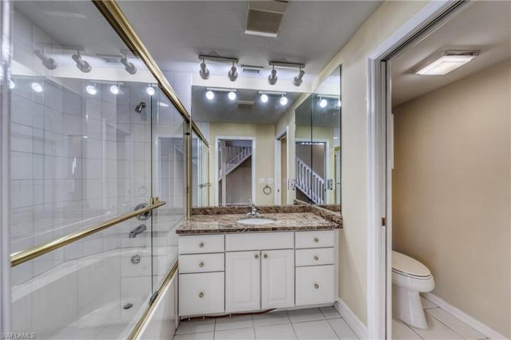 2nd bedroom ensuite FULL bathroom