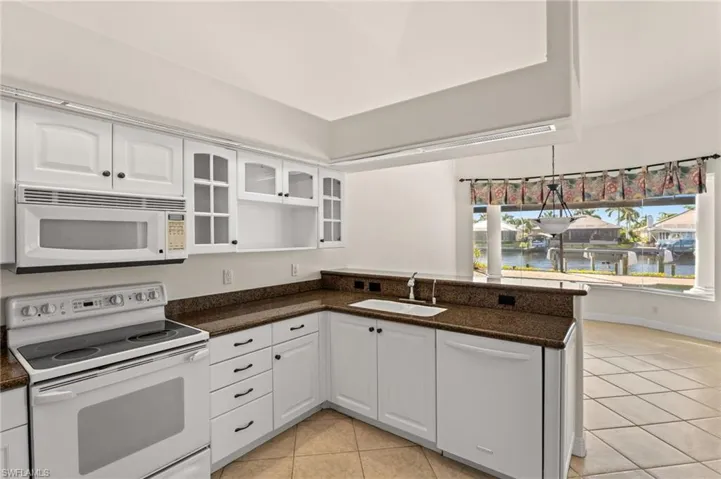 2822 Sw 49th Ter, Cape Coral, Florida 33914