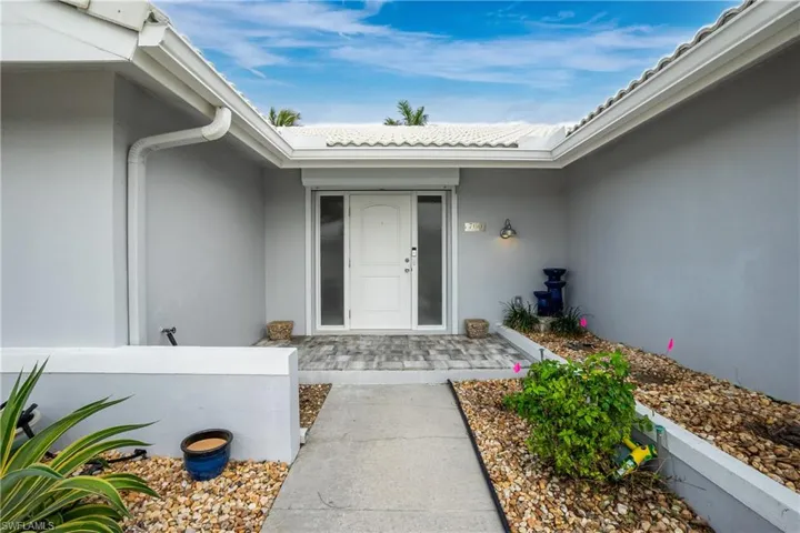 View of property entrance