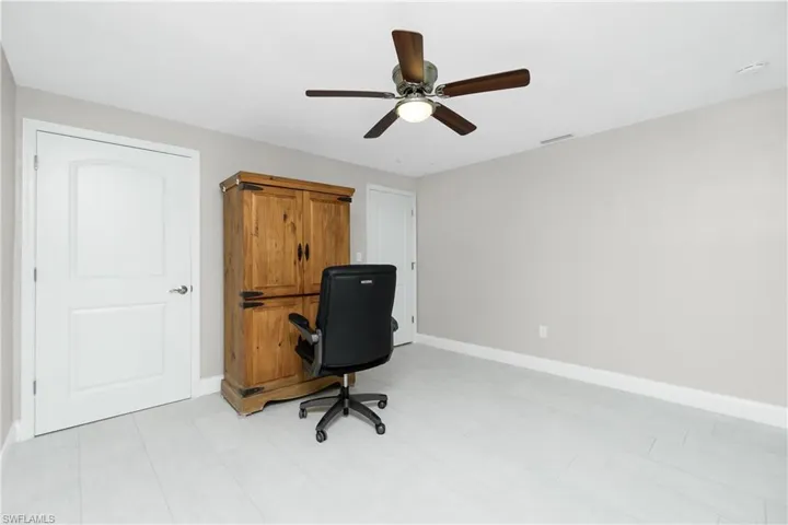 Office with ceiling fan