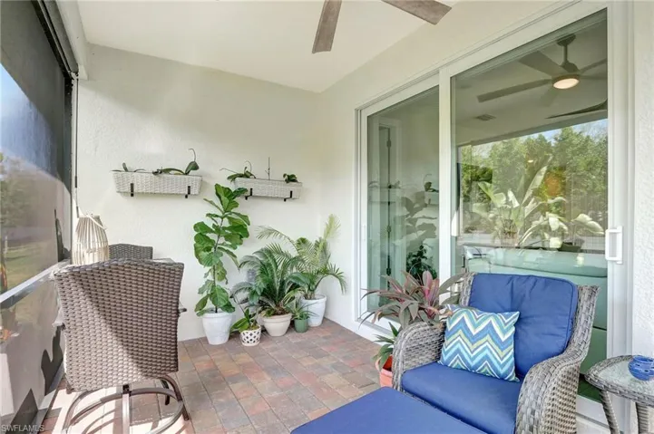 Sunroom with ceiling fan