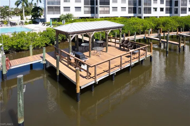 Tiki Hut and fishing pier.