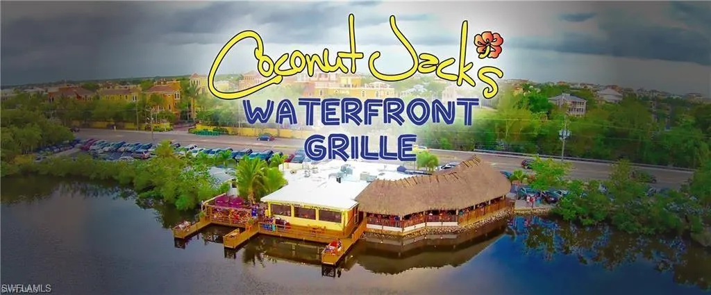 Walk, bike, boat to great restaurants!