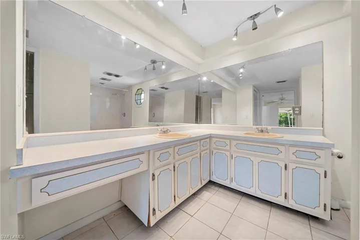 219 46th Ter, Cape Coral, Florida 33904
