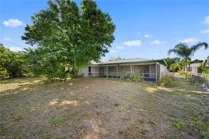 219 46th Ter, Cape Coral, Florida 33904