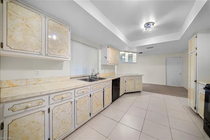 219 46th Ter, Cape Coral, Florida 33904