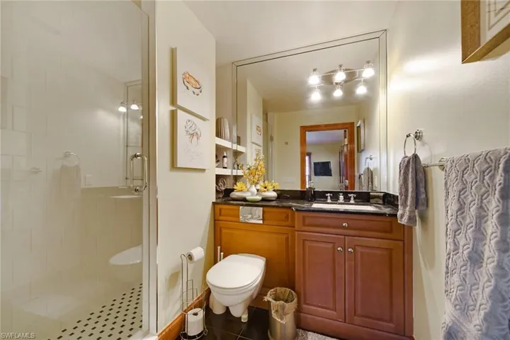 4th en-suite bathrm