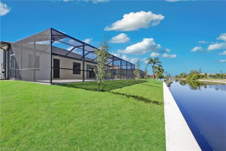 Your part of the Cape Coral Freshwater Canal experience