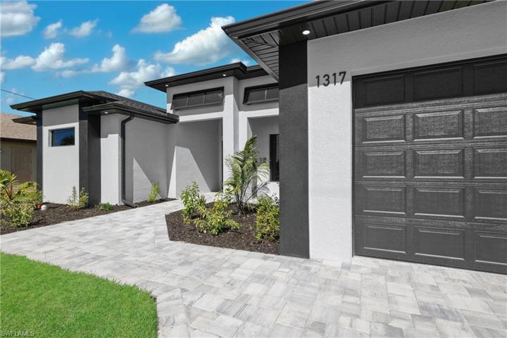 Perfect Floor Plan = 3 Bedrooms + Office & 3 Full Baths