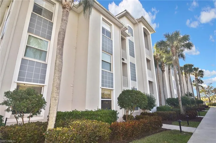 View of apartment building / complex