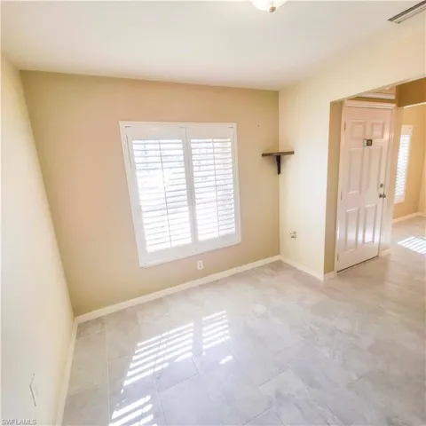 Unfurnished den