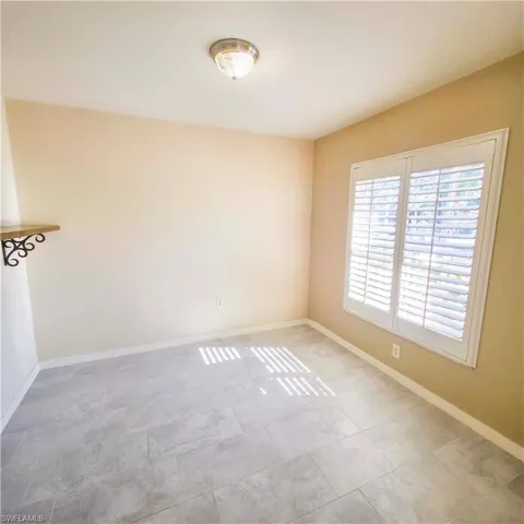 Unfurnished den
