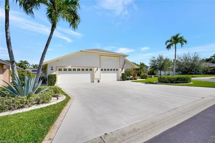 RV/Boat garage in addition to a 2 car garage